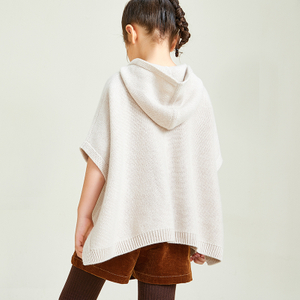 Einfaches, klassisches Design, lässiges Mädchen-Strickdesign, Umhangverschluss