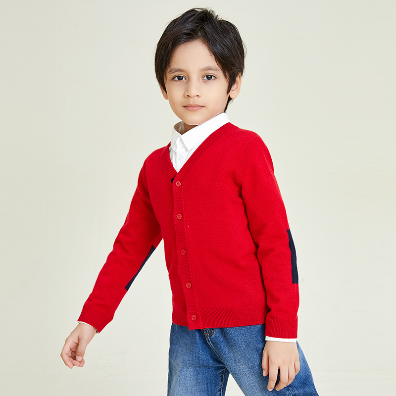 Klassischer Stil, langärmliger V-Ausschnitt, gestrickter roter Knopf für Jungen